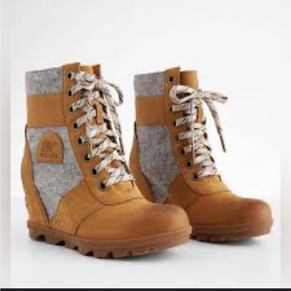 Sorel Lexie Wedge Tan and Gray Lace Up Boots - Picture 2 of 12